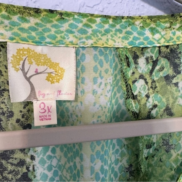 Fig And Flower Anthropologie Green Jungle Semi Sheer V-neck Popover Plus Top - Picture 2 of 7